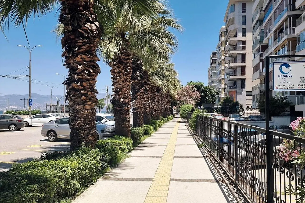 Elegant & Cozy Retreat Home, City Center Gem By The Seaside, Steps From The Tram Izmir