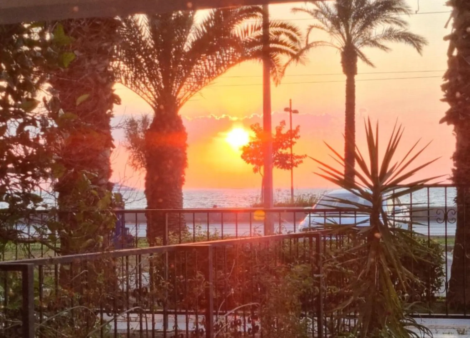 Elegant & Cozy Retreat Home, City Center Gem By The Seaside, Steps From The Tram Izmir 0*,