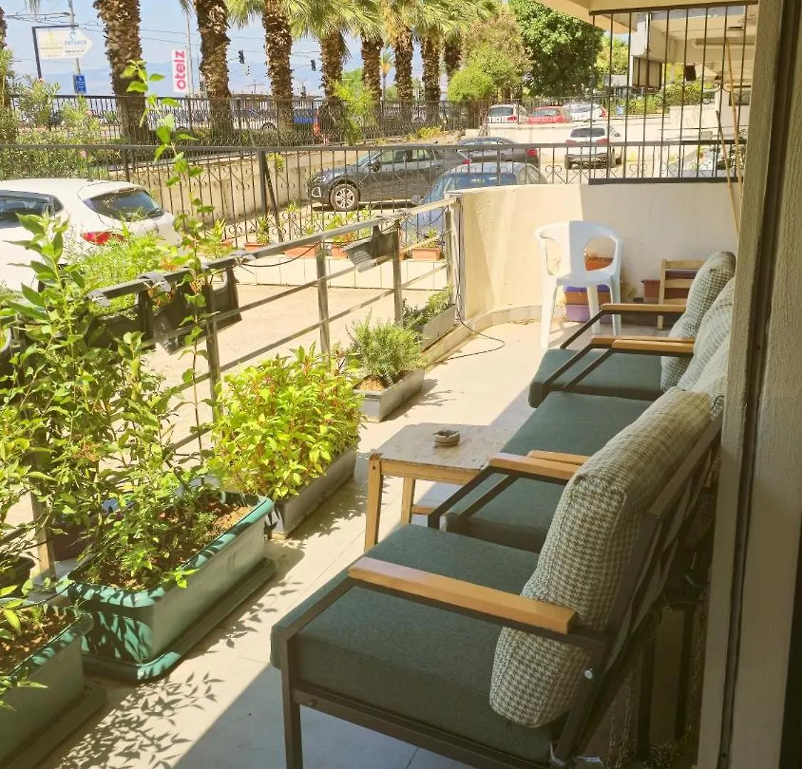 Apartment Elegant & Cozy Retreat Home, City Center Gem By The Seaside, Steps From The Tram Izmir Turkey