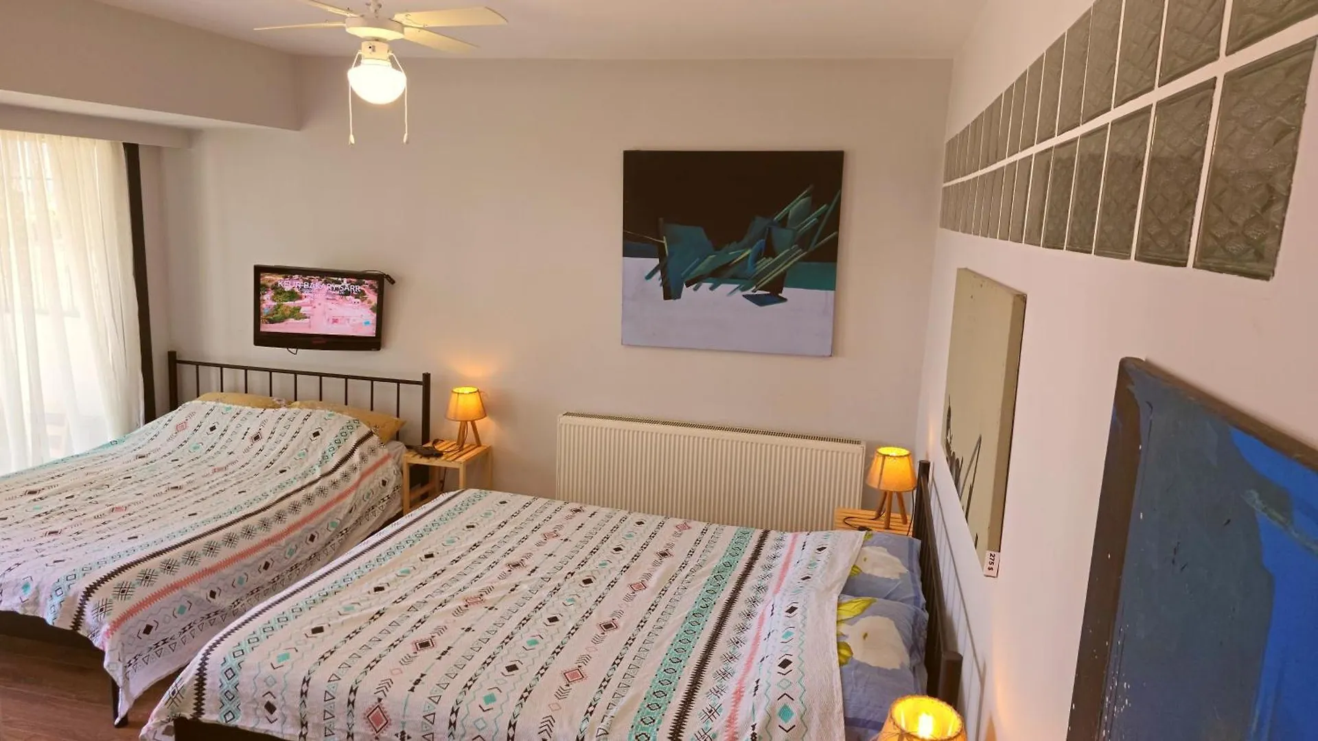 Elegant & Cozy Retreat Home, City Center Gem By The Seaside, Steps From The Tram Izmir Apartment