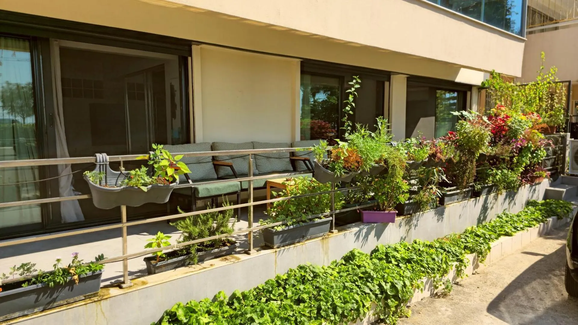 Elegant & Cozy Retreat Home, City Center Gem By The Seaside, Steps From The Tram Izmir