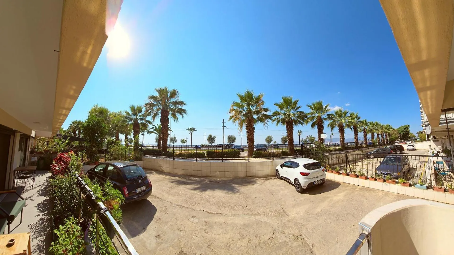 Elegant & Cozy Retreat Home, City Center Gem By The Seaside, Steps From The Tram Izmir