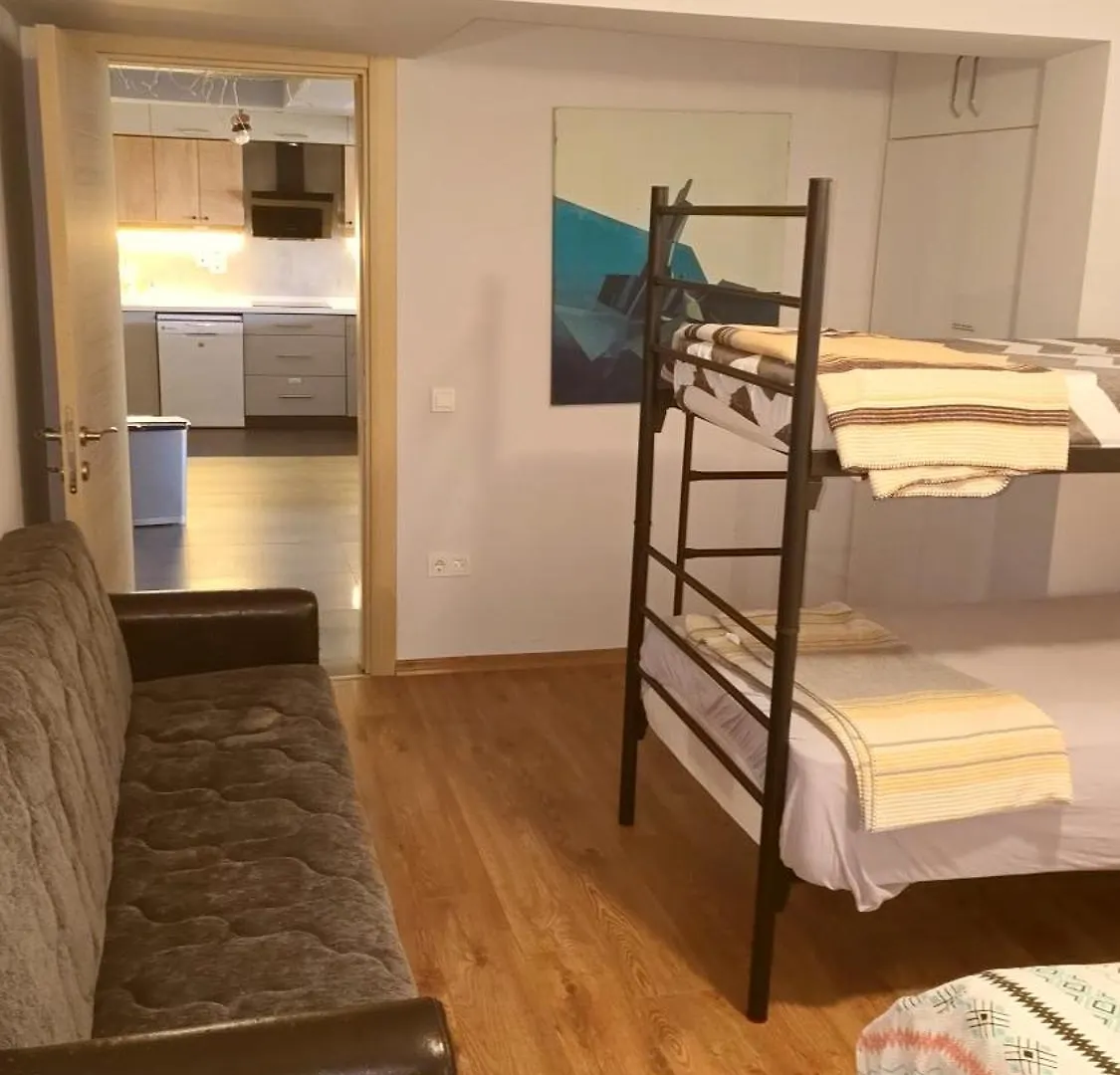 Elegant & Cozy Retreat Home, City Center Gem By The Seaside, Steps From The Tram Izmir Apartment