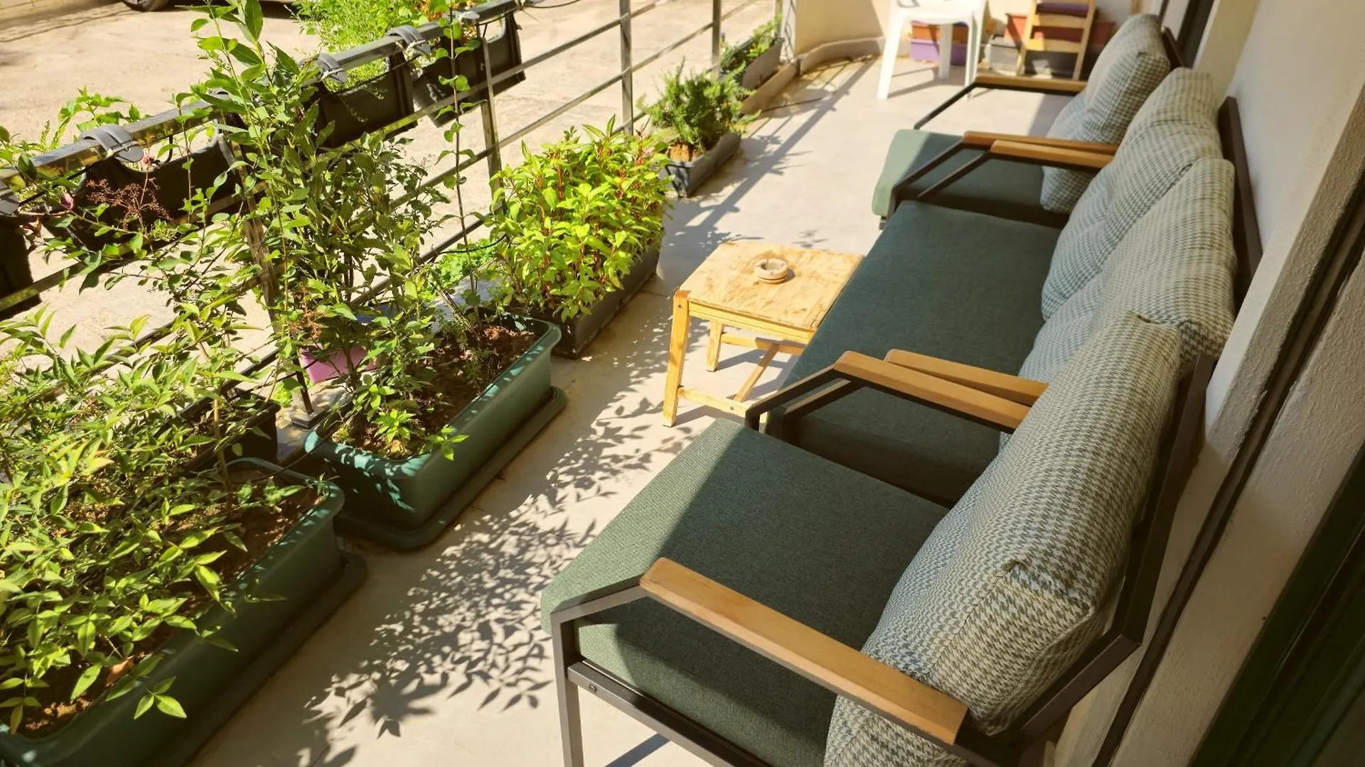 Elegant & Cozy Retreat Home, City Center Gem By The Seaside, Steps From The Tram Izmir