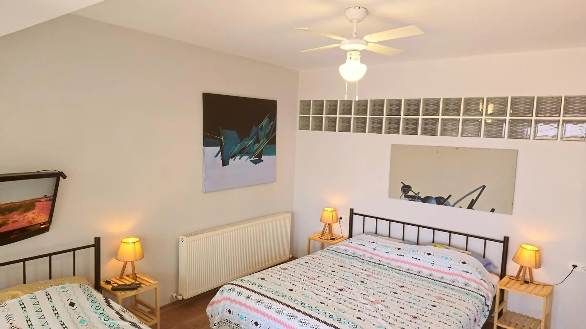 Elegant & Cozy Retreat Home, City Center Gem By The Seaside, Steps From The Tram Izmir Turkey